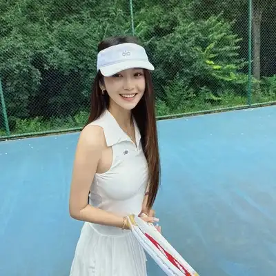 钟英